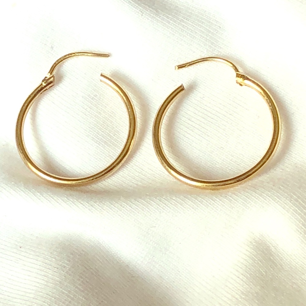 Vintage 10k solid gold earring $59 only great deal